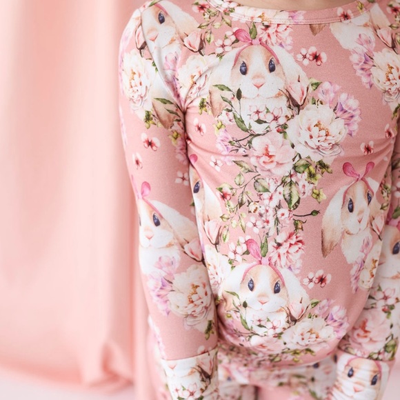 •NEW•Posh Peanut “Babsy” Two Piece Pajamas - Picture 6 of 7